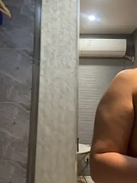 anna yngs online show from November 30, 2025, 4:44 pm