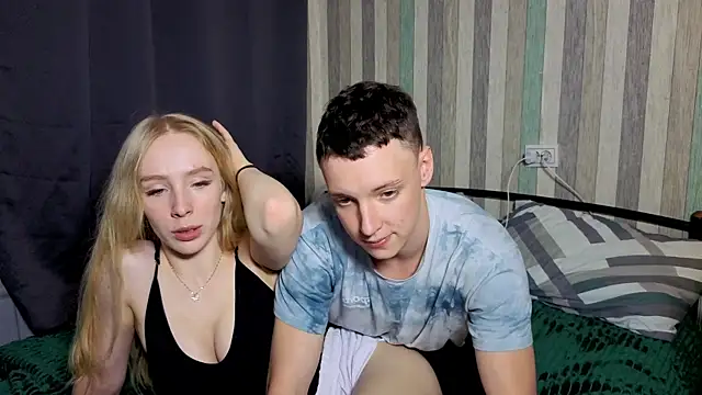 Emily0303 online show from September 16, 2025, 2:51 pm