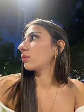 Snapshot of -juicy_ chatting on May 20, 2026, 11:33 pm -juicy online show from May 20, 2026, 11:33 pm