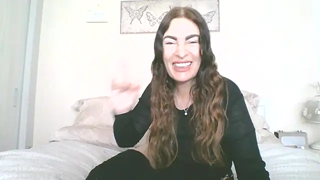EllaKent online show from May 16, 2026, 1:43 pm