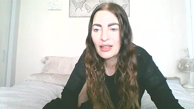 EllaKent online show from May 19, 2026, 2:34 pm
