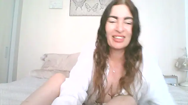 EllaKent online show from May 23, 2026, 9:13 am