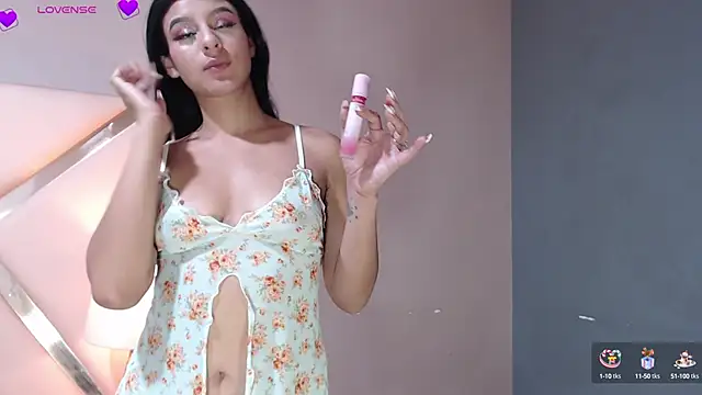 VioletLux online show from October 11, 2025, 7:45 pm