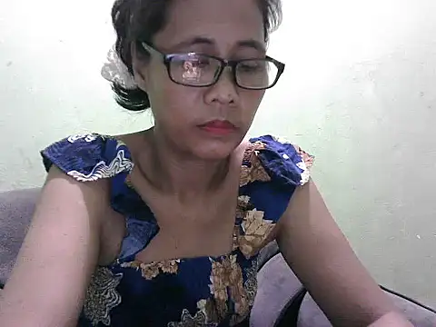 HotLadyPinay32 online show from March 28, 2026, 10:04 am