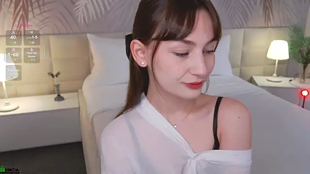 LolaPrise online show from September 28, 2025, 1:33 am