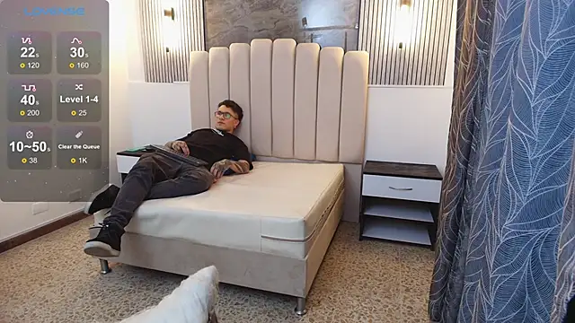 Snapshot of RavenandCody chatting on September 10, 2025, 3:39 am RavenandCody online show from September 10, 2025, 3:39 am