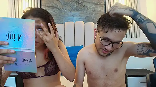 Snapshot of RavenandCody chatting on October 6, 2025, 3:48 am RavenandCody online show from October 6, 2025, 3:48 am