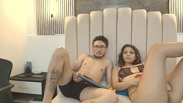 Snapshot of RavenandCody chatting on October 11, 2025, 9:30 am RavenandCody online show from October 11, 2025, 9:30 am