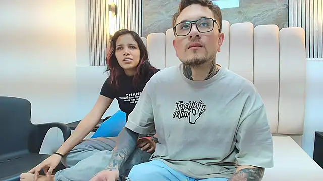 Snapshot of RavenandCody chatting on November 15, 2025, 3:48 am RavenandCody online show from November 15, 2025, 3:48 am