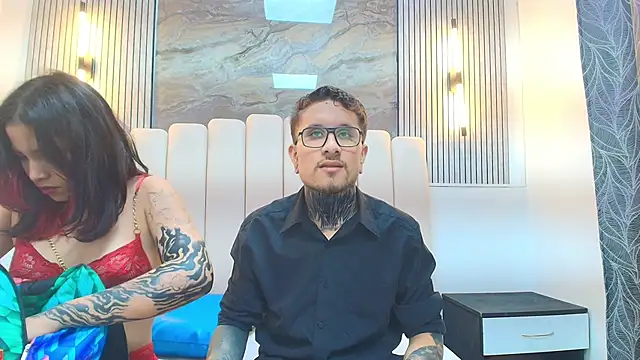 Snapshot of RavenandCody chatting on November 20, 2025, 3:39 am RavenandCody online show from November 20, 2025, 3:39 am