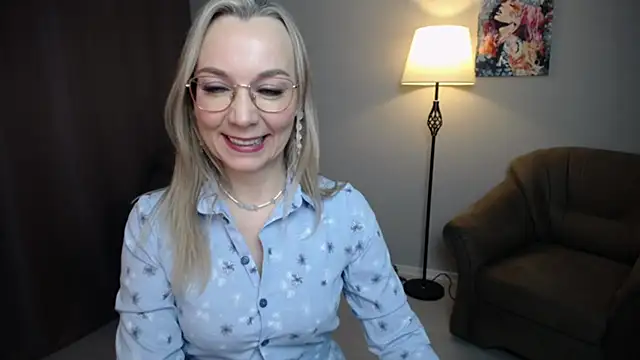 Ava Elior online show from December 19, 2025, 11:17 am