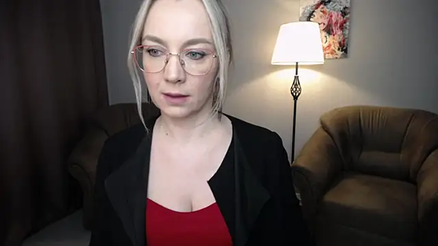 Ava Elior online show from April 8, 2026, 11:43 am