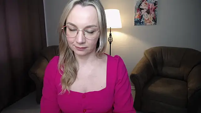 Ava Elior online show from April 16, 2026, 11:55 am