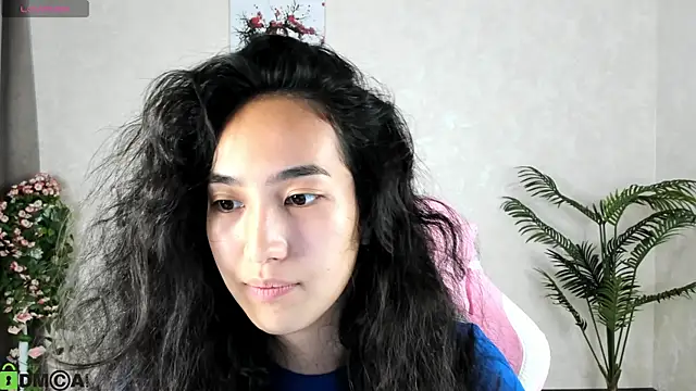 FlirtyAura online show from September 17, 2025, 3:41 am