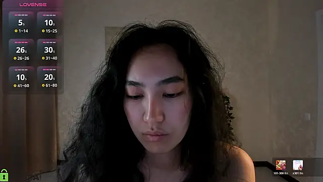 FlirtyAura online show from January 19, 2026, 3:32 am