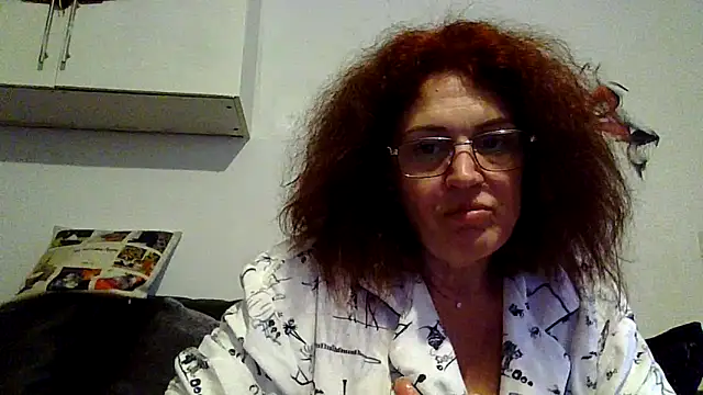 RubyyRosee online show from April 1, 2026, 1:52 pm