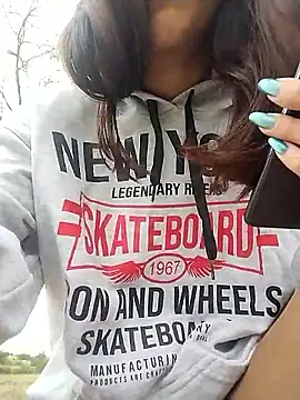 M4tute online show from April 1, 2026, 7:44 pm