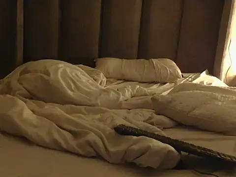 Ivysol online show from October 4, 2025, 3:37 am