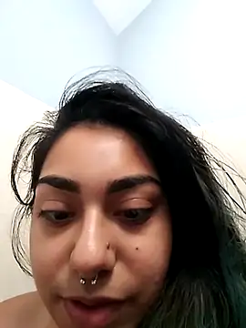 Lovelyrainn online show from September 20, 2025, 3:35 pm