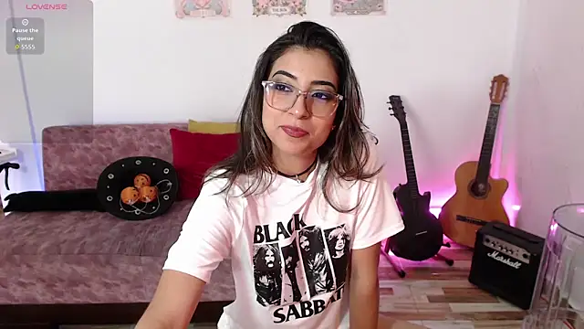 Susanahendrix online show from November 5, 2025, 6:08 pm