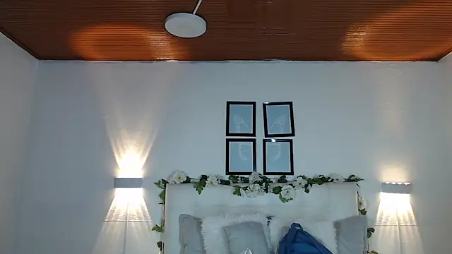 Megan 05  online show from October 13, 2025, 7:25 pm