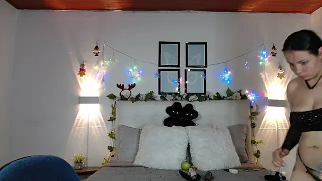 Megan 05  online show from January 6, 2026, 3:05 pm