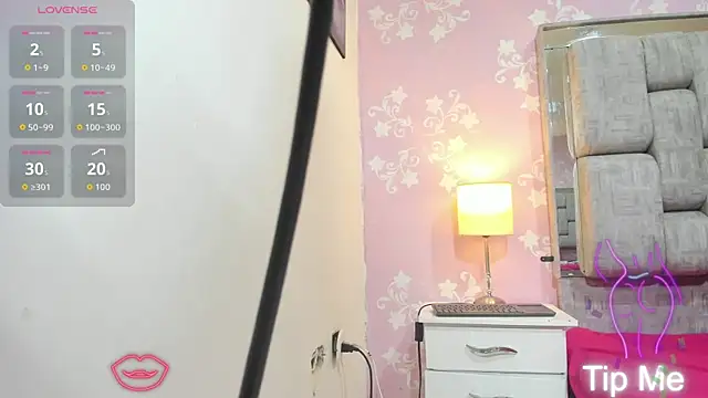 Snapshot of KatySweetas chatting on October 8, 2025, 7:22 pm KatySweetas online show from October 8, 2025, 7:22 pm