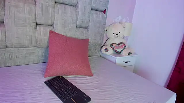 Snapshot of KatySweetas chatting on February 18, 2026, 2:13 pm KatySweetas online show from February 18, 2026, 2:13 pm