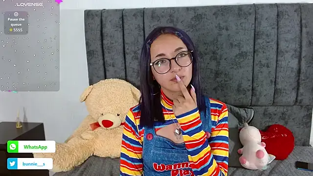 Snapshot of Littlee_Bunny_ chatting on October 31, 2025, 3:13 pm Littlee Bunny online show from October 31, 2025, 3:13 pm