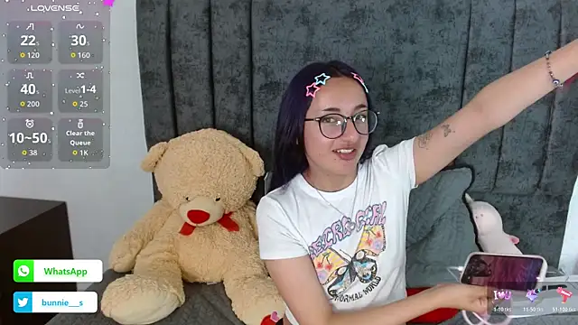 Snapshot of Littlee_Bunny_ chatting on November 10, 2025, 12:59 pm Littlee Bunny online show from November 10, 2025, 12:59 pm