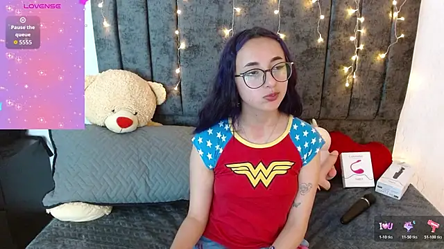 Snapshot of Littlee_Bunny_ chatting on November 19, 2025, 10:59 am Littlee Bunny online show from November 19, 2025, 10:59 am