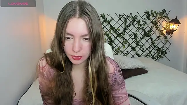 velvet  moon online show from February 2, 2026, 11:36 pm