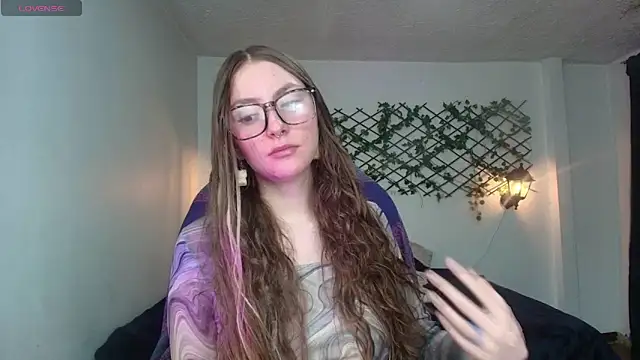 velvet  moon online show from March 31, 2026, 11:49 pm