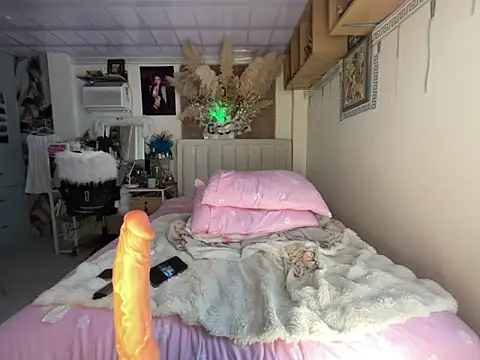 EvianaEvans online show from March 1, 2026, 2:35 am