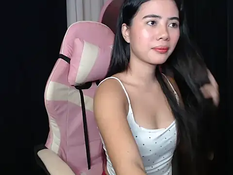 Snapshot of pinay_sharmelyn chatting on August 1, 2026, 11:42 am pinay sharmelyn online show from August 1, 2026, 11:42 am