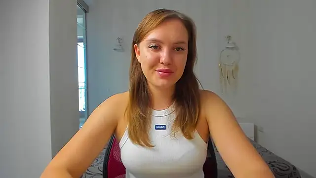 EmmaNorman online show from September 23, 2025, 12:30 pm