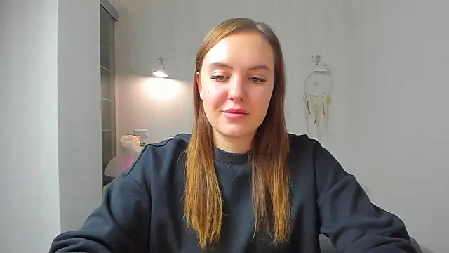 EmmaNorman online show from October 8, 2025, 4:15 pm