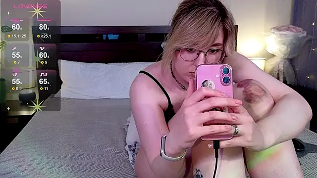 Snapshot of _AlexaFlowers_ chatting on April 29, 2026, 10:19 am AlexaFlowers online show from April 29, 2026, 10:19 am