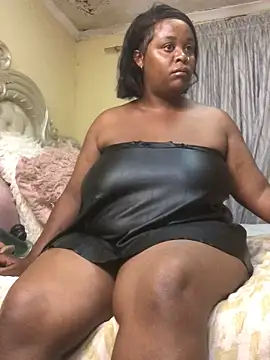 Snapshot of KINKYBOOTI22 chatting on April 1, 2026, 12:33 am KINKYBOOTI22 online show from April 1, 2026, 12:33 am