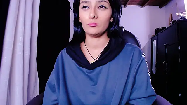 loganher900 online show from February 6, 2026, 6:29 am