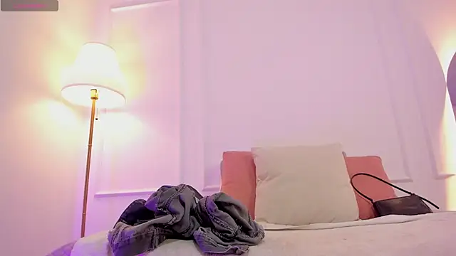 Snapshot of angelica_cross_ chatting on October 26, 2025, 12:22 pm angelica cross online show from October 26, 2025, 12:22 pm