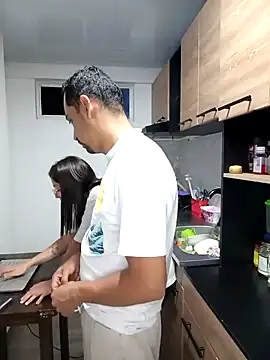 stivenlujan69 online show from October 7, 2025, 12:30 am