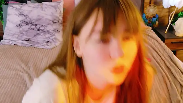 Snapshot of Moon__Bunny chatting on May 31, 2026, 3:30 pm Moon Bunny online show from May 31, 2026, 3:30 pm