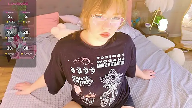 Snapshot of Moon__Bunny chatting on June 6, 2026, 3:28 pm Moon Bunny online show from June 6, 2026, 3:28 pm