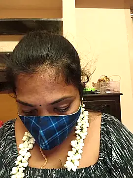 Snapshot of Tamil_Mithra chatting on November 9, 2025, 2:37 pm Tamil Mithra online show from November 9, 2025, 2:37 pm