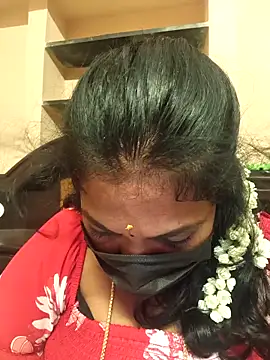 Snapshot of Tamil_Mithra chatting on November 10, 2025, 9:03 pm Tamil Mithra online show from November 10, 2025, 9:03 pm