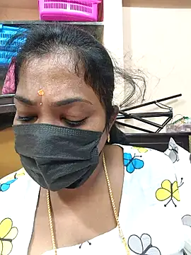 Snapshot of Tamil_Mithra chatting on November 15, 2025, 6:11 am Tamil Mithra online show from November 15, 2025, 6:11 am