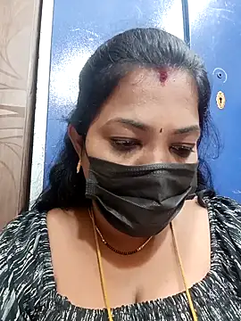 Snapshot of Tamil_Mithra chatting on December 17, 2025, 4:29 am Tamil Mithra online show from December 17, 2025, 4:29 am