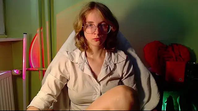 juicyPenny online show from July 13, 2026, 10:40 am