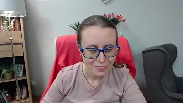 Snapshot of sweetxLizzy chatting on April 23, 2026, 4:24 am sweetxLizzy online show from April 23, 2026, 4:24 am